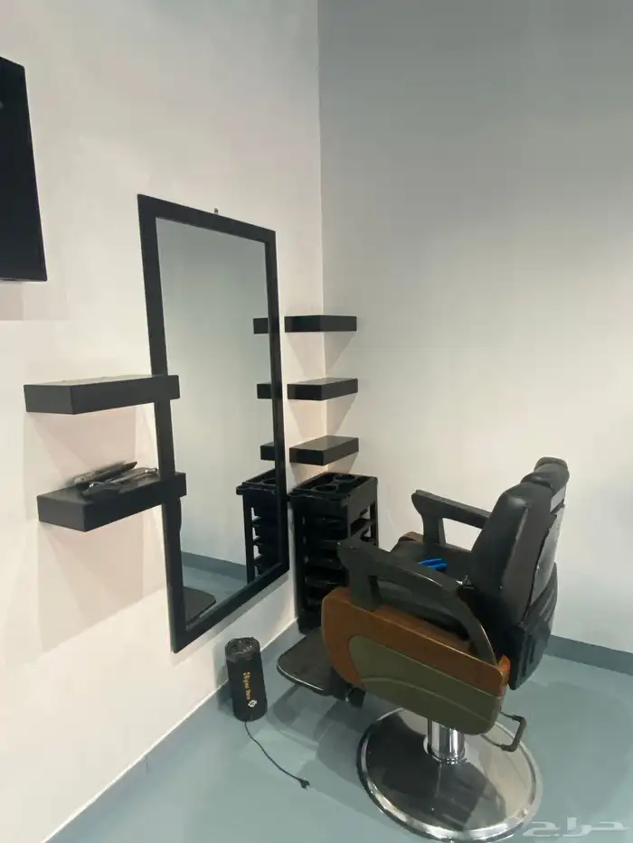 اثاث محل حلاقه جديده مستخدم اغراض كرسي واحد فقط 5