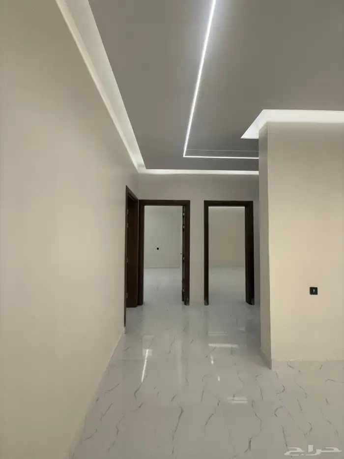 دور فاخر 460 بحي العوينة بالمربع الذهبي بسعر 980 الف 27