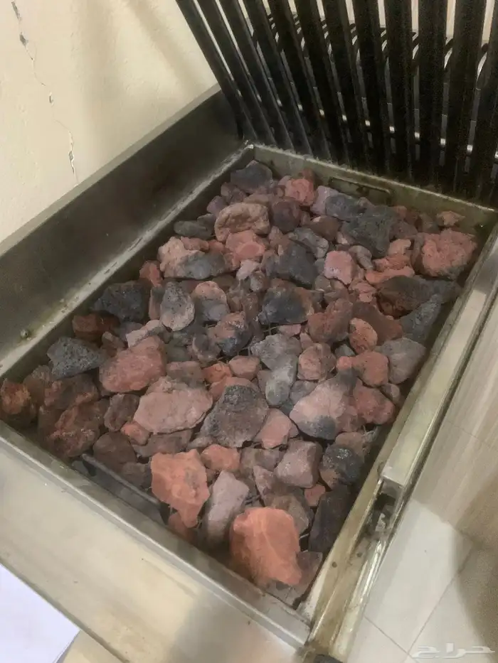 شواية غاز بحجارة الحمم البركانية ايطالية نظيفة جدا وممتازة 11