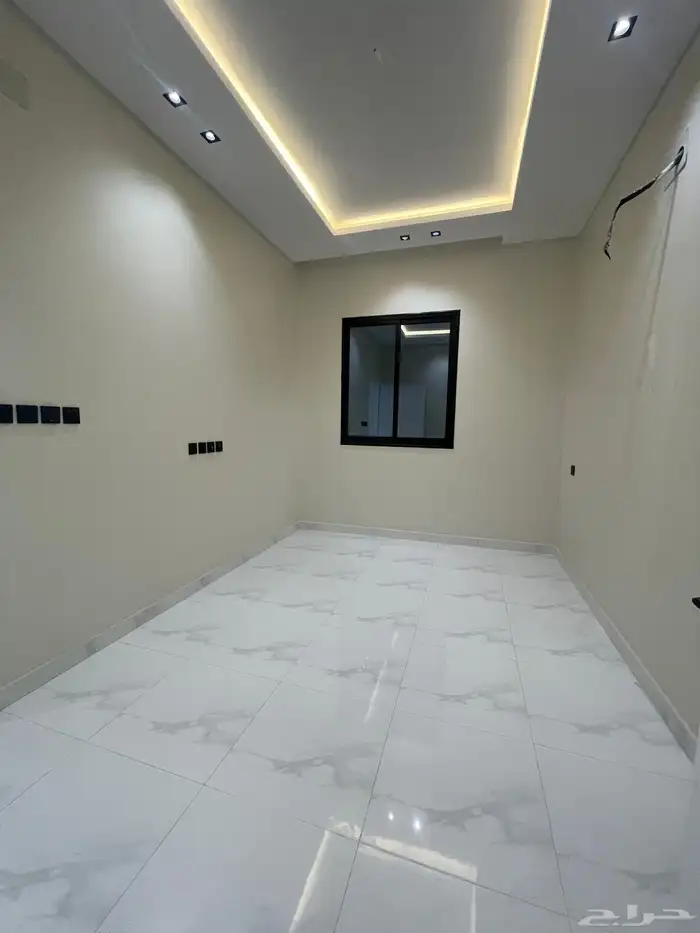 شقه علويه من 6 غرف وسطح ومصعد جاهز 480 الف ابها حى البديع 6