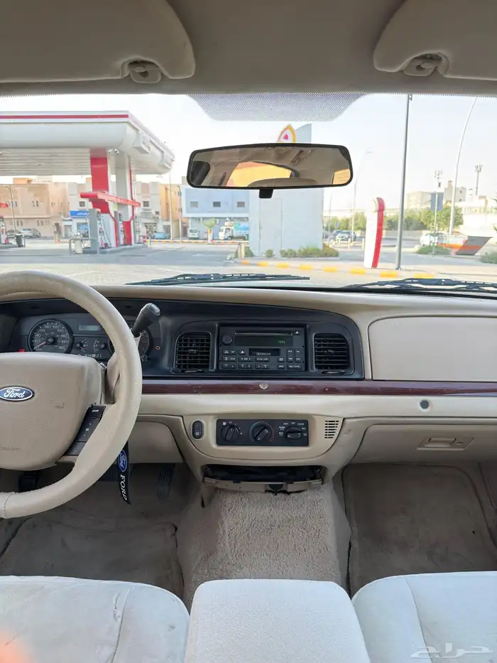 فورد كراون فكتوريا 36