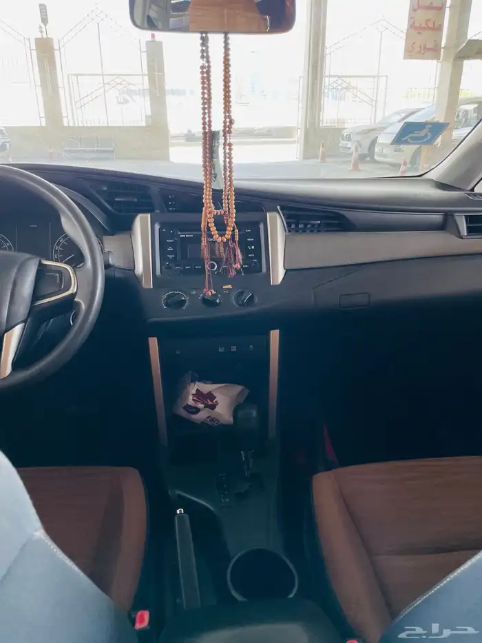 تويوتا انوفا بنزين - 2018 14