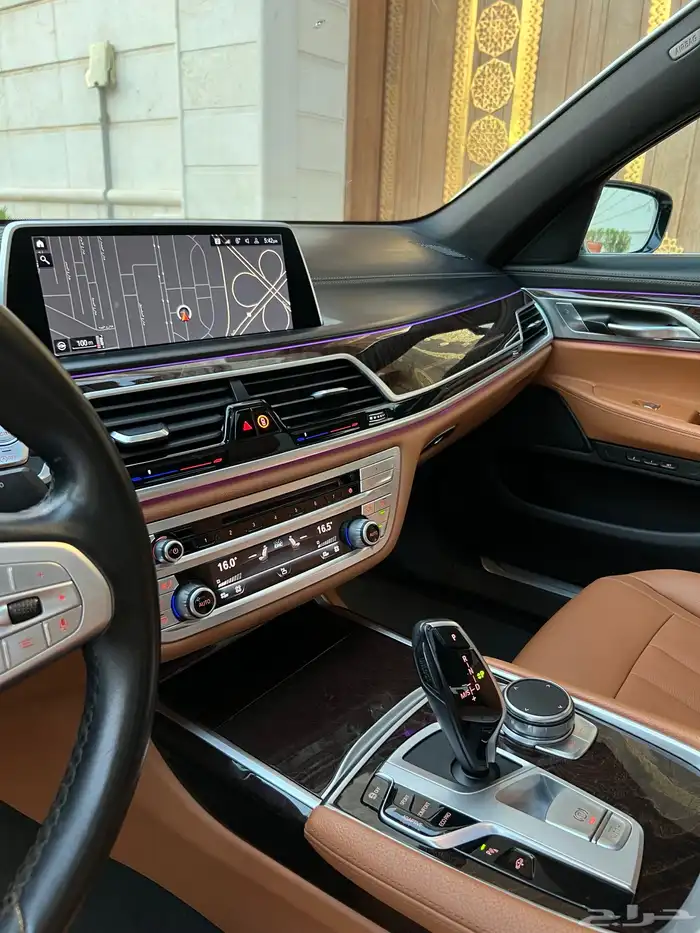 للبيع بي ام دبليو 2021 - 730 li بحالة الجديده 42