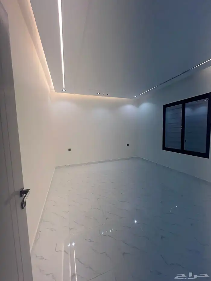 للبيع روف علوي فاخر موقع مميز شمال الخميس 15