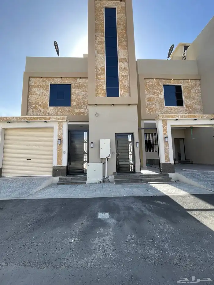 فيلا روف دور ثانى مع ملحق بدرج خارجى باالقرب من نادى ضمك 1