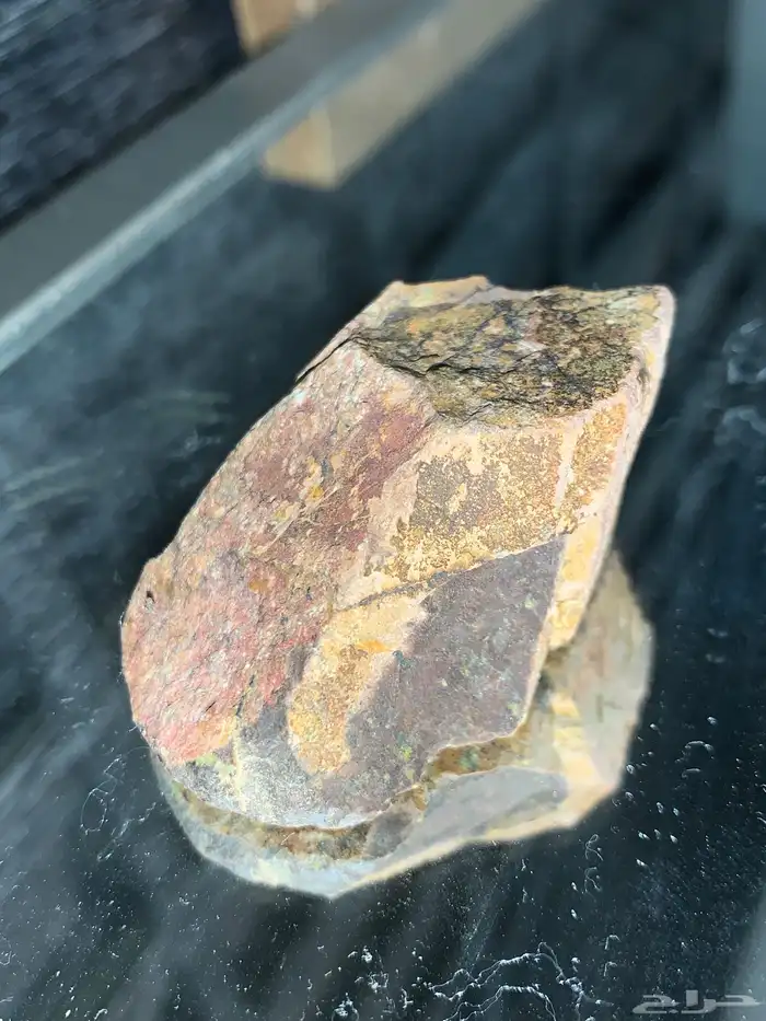 حجر نيزك قمري 4