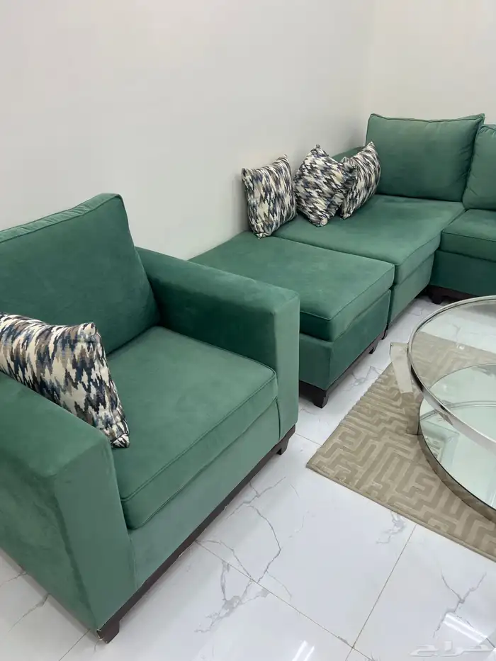 كنب وطاولة وفرشة ارضيه 1