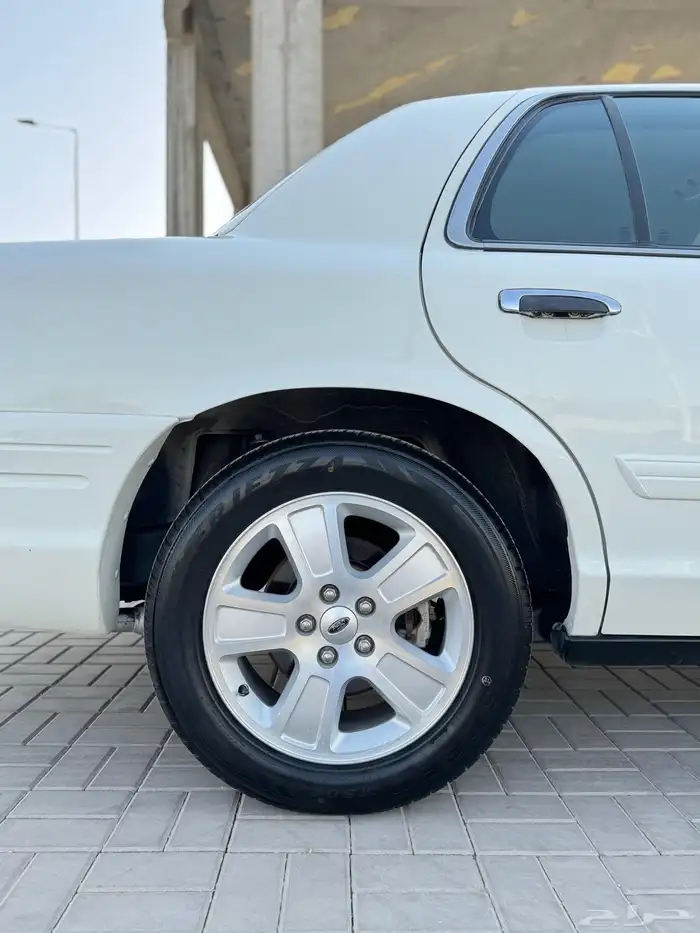 فورد كراون فكتوريا 7