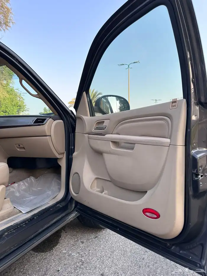 كاديلاك اسكاليد 2011 فل كامل الجميح 25