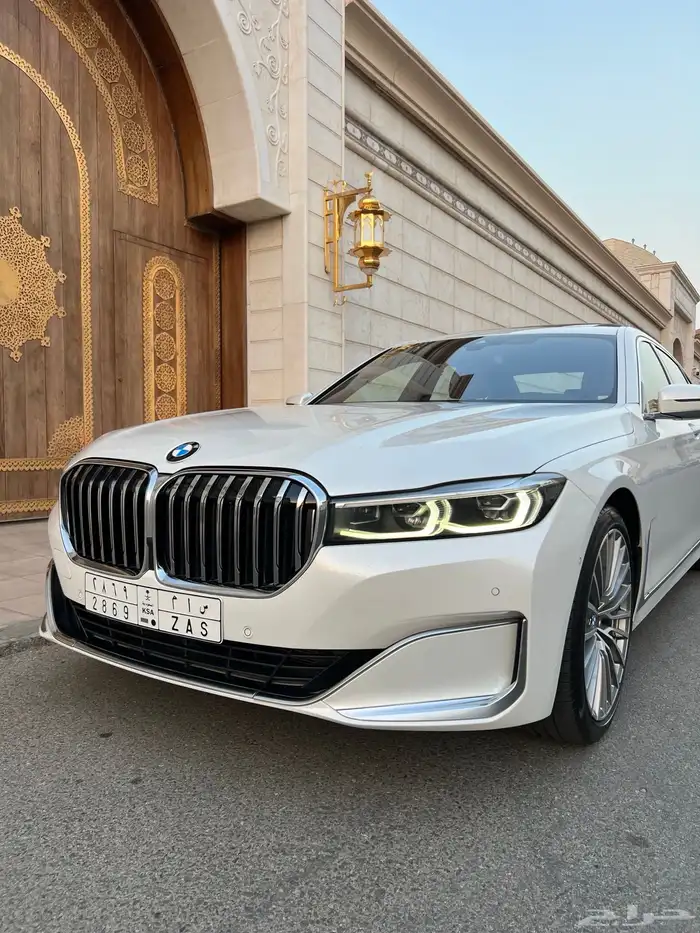للبيع بي ام دبليو 2021 - 730 li بحالة الجديده 21