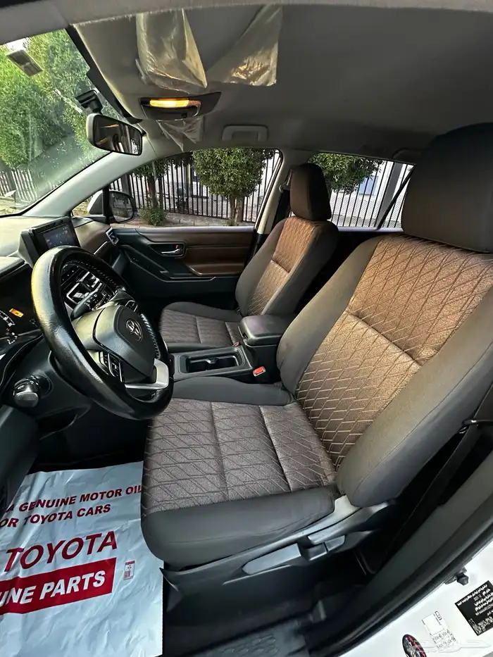 انوفا بنزين GL 2024 19