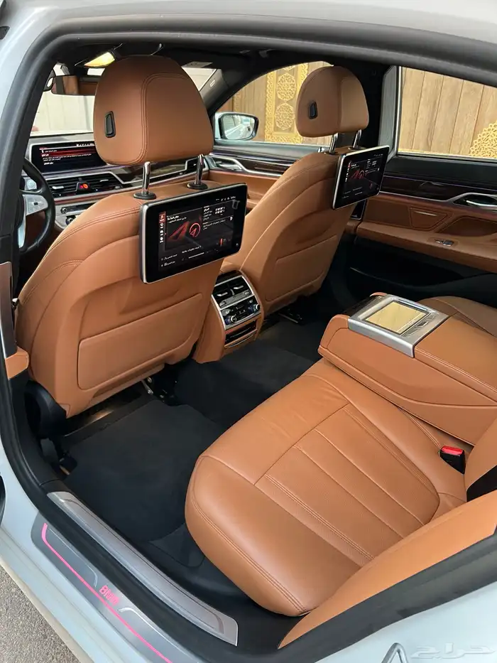 للبيع بي ام دبليو 2021 - 730 li بحالة الجديده 60