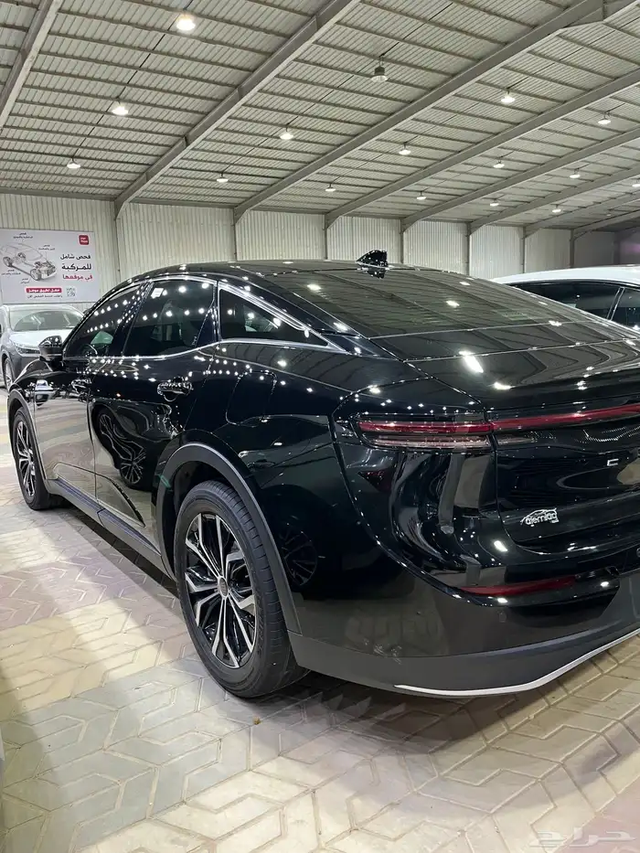 تويوتا كراون 2025 بريميوم سعودي ممشى قليل 5