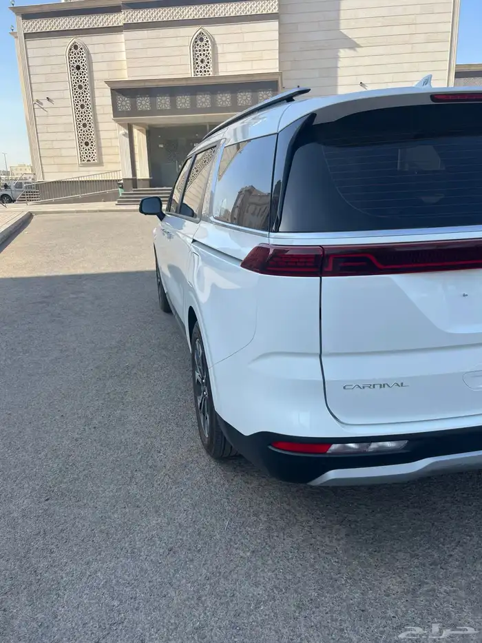 كيا كرنفال موديل 2023 ديزل 3