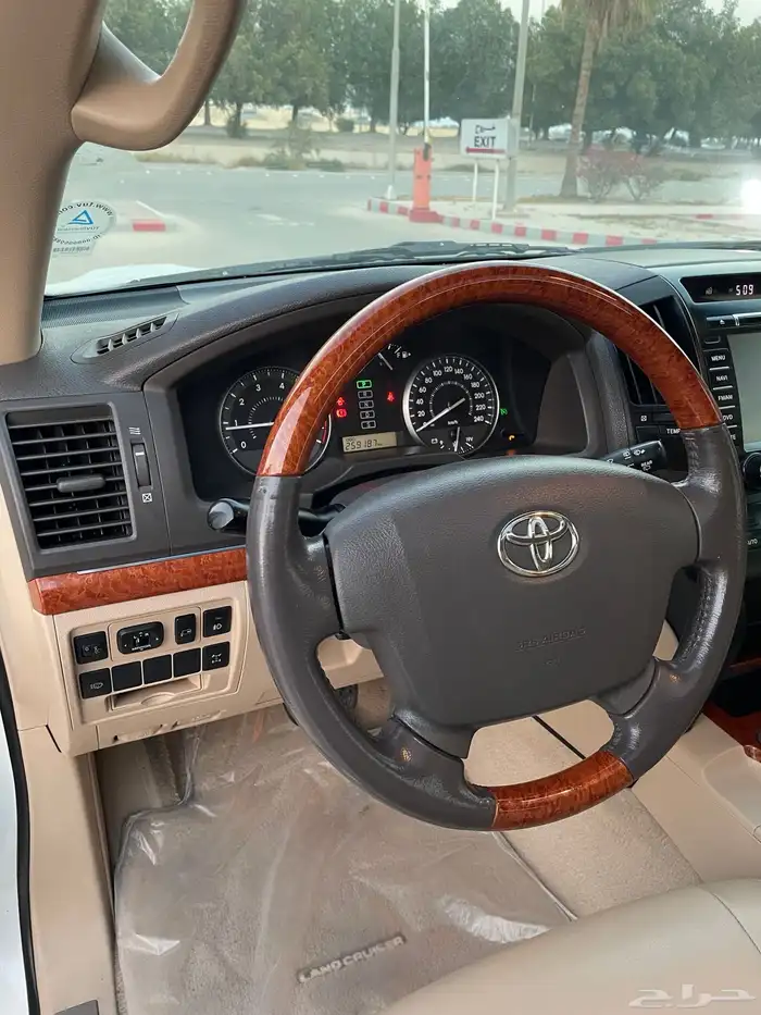 لاندكروزر 2014 GXR 15