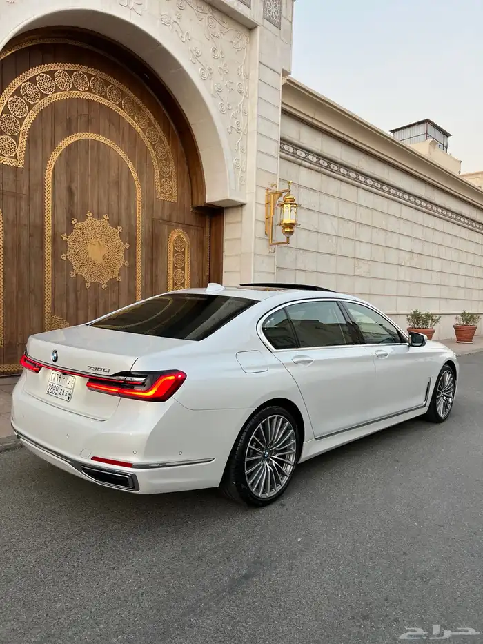 للبيع بي ام دبليو 2021 - 730 li بحالة الجديده 13