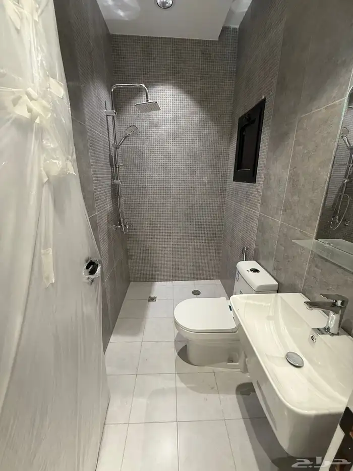 شقة جديده للإيجار حي الريان 5