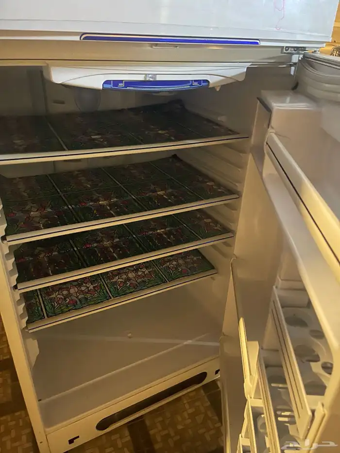 ثلاجه كبيره للبيع 1