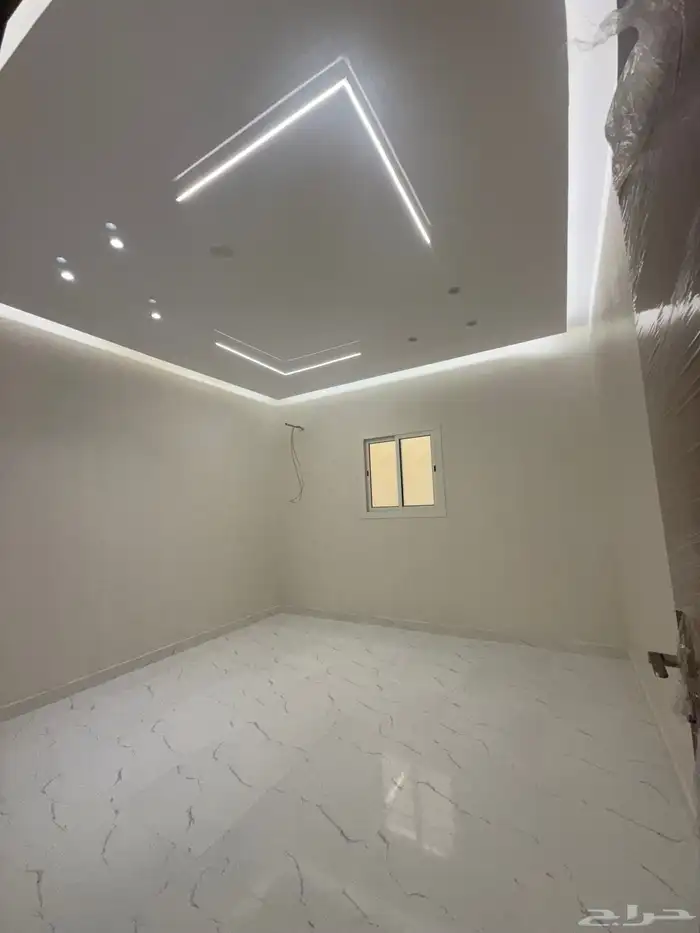 دور فاخر 460 بحي العوينة بالمربع الذهبي بسعر 980 الف 25