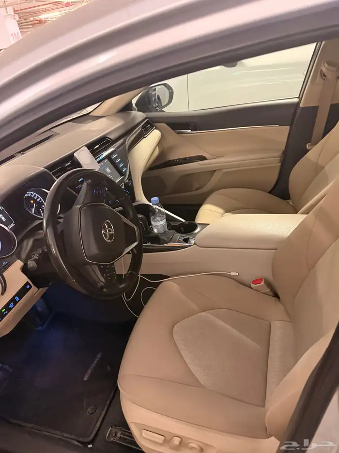 كامري 2019 GLE مالك اول للبيع 10