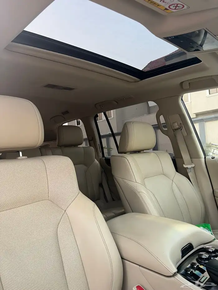 جيب لكزس اسود 2016 LX570 نادر و نظيف جدا  وممشى قليل 12
