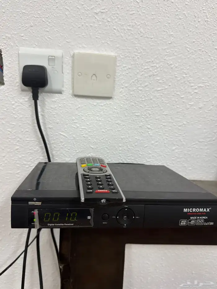 ديكور شاشة ورفوف. 3