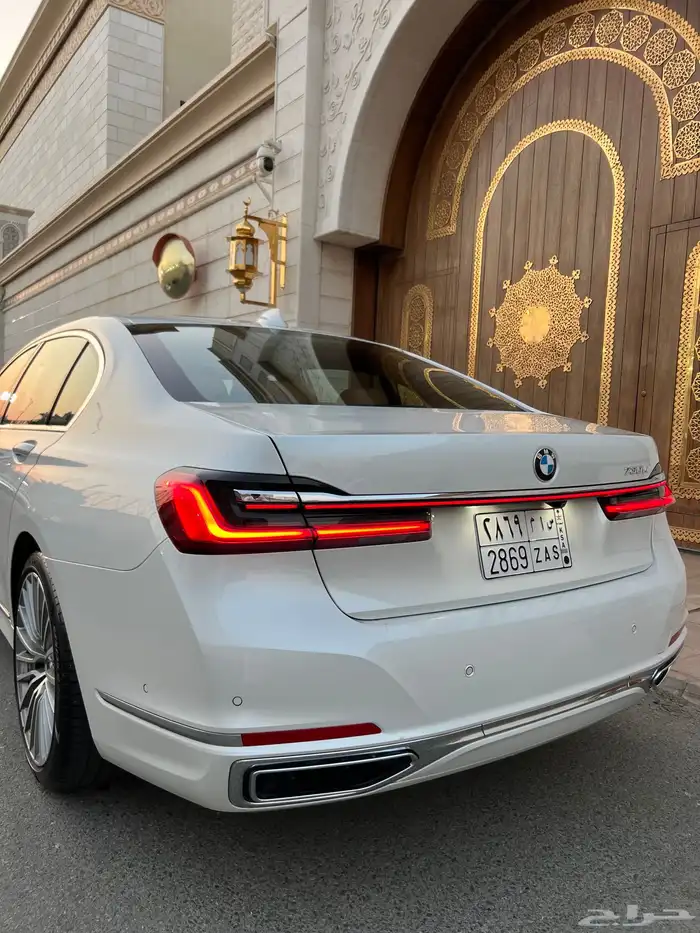 للبيع بي ام دبليو 2021 - 730 li بحالة الجديده 8