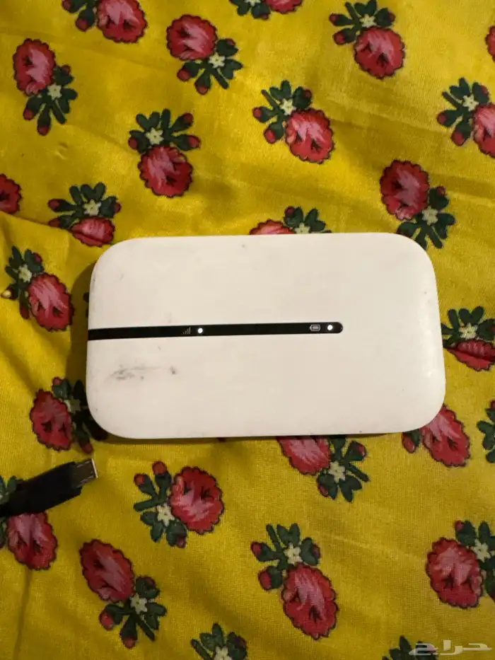 مودم شبكه لها معي تقريبا سنه لاكن تخليت عنها لان ركبت الياف 2