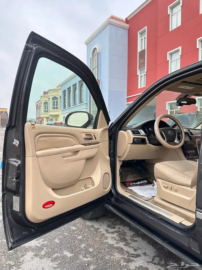 كاديلاك اسكاليد 2011 فل كامل الجميح 41