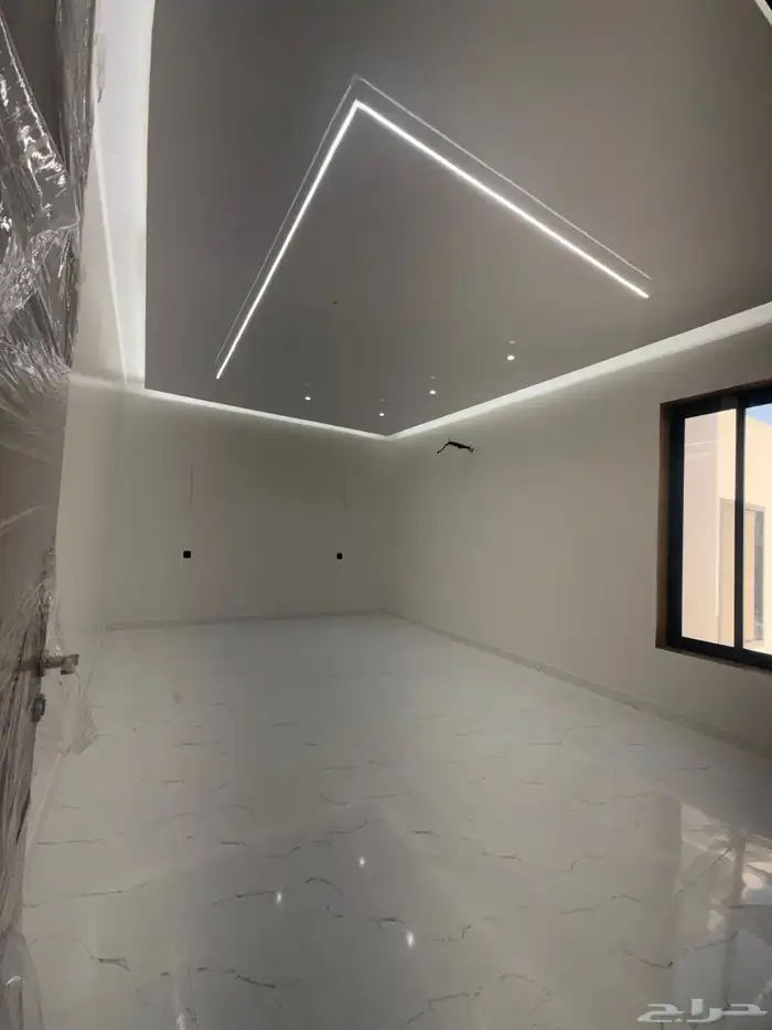 دور فاخر 460 بحي العوينة بالمربع الذهبي بسعر 980 الف 7