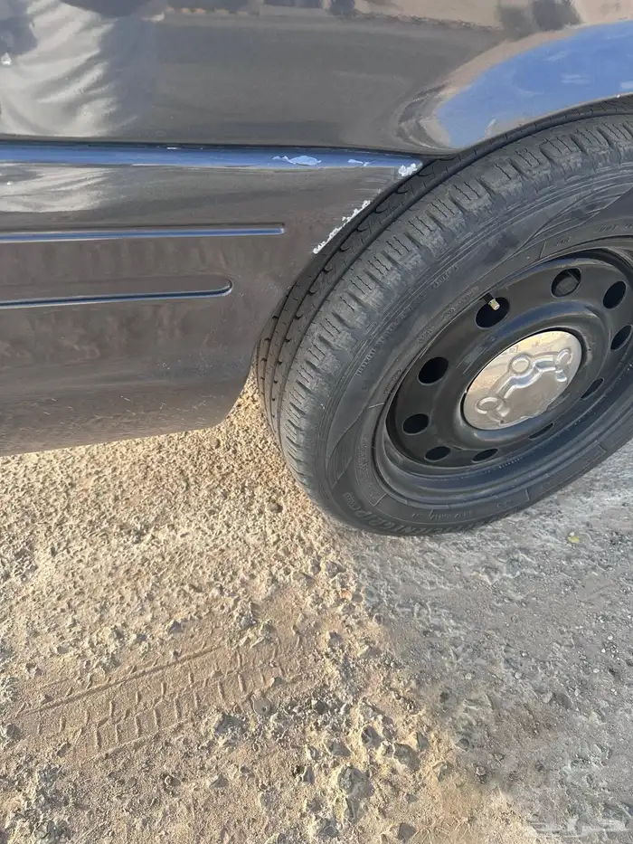 فورد بوليسي 8