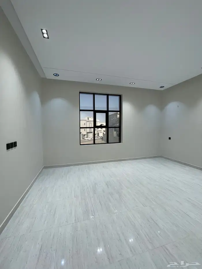 فيلا روف دور ثانى مع ملحق بدرج خارجى باالقرب من نادى ضمك 8