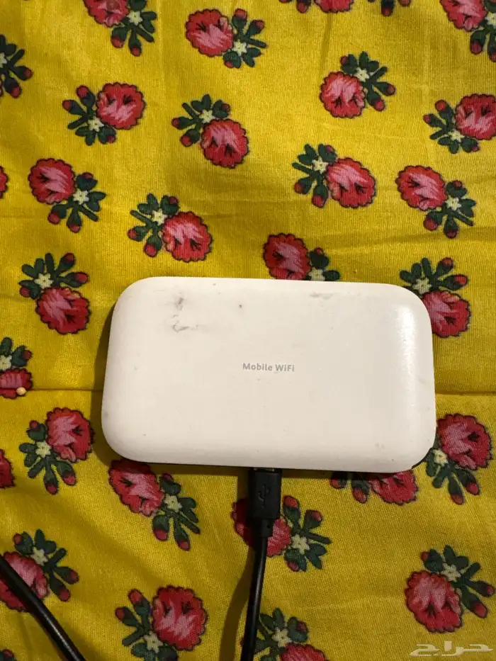 مودم شبكه لها معي تقريبا سنه لاكن تخليت عنها لان ركبت الياف 1