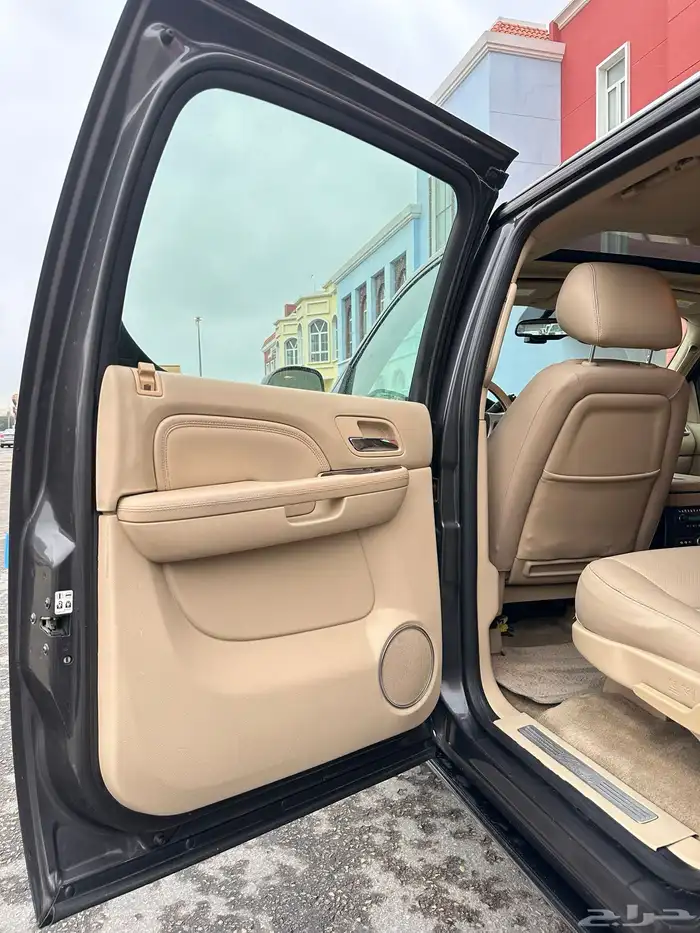 كاديلاك اسكاليد 2011 فل كامل الجميح 53