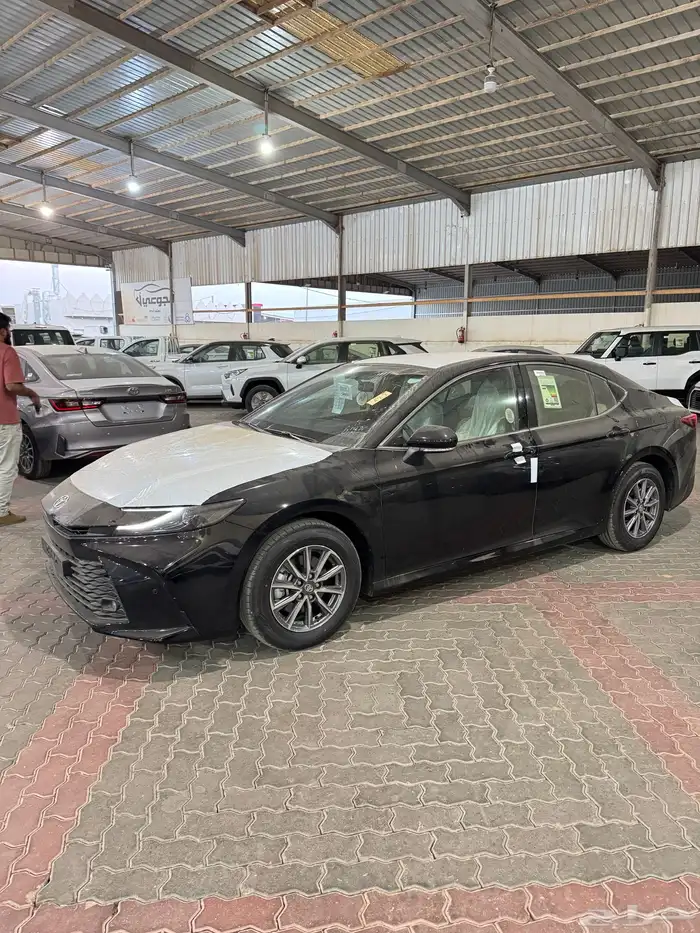 تويوتا كامري E بنزين 2025 0