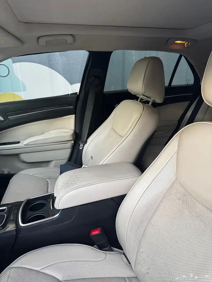 كرايسلر V8 2016 أبيض 15