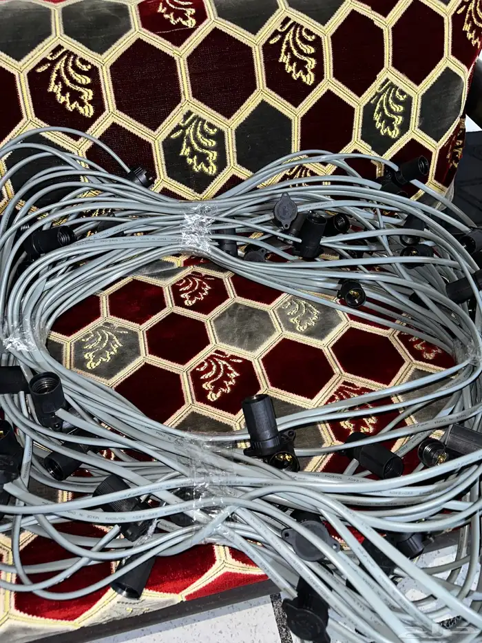 عقود - انارة - عقود مخيمات- 1