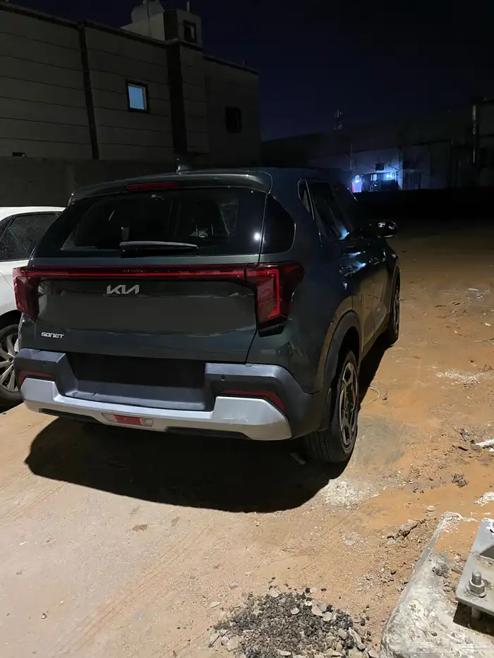 للبيع كيا سونيت 2025   ستاندر 3