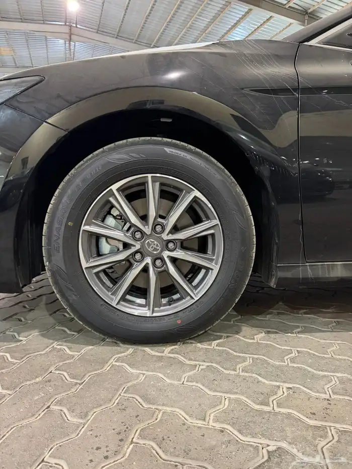 تويوتا كامري E بنزين 2025 4