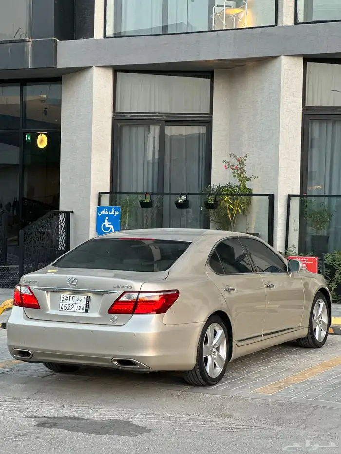 لكزس LS460 مخزن 2012 6