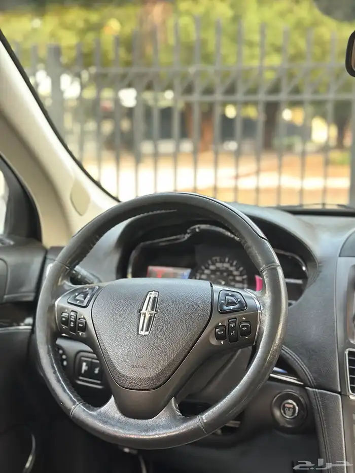 لينكون MKT موديل 2013 فل كامل 26