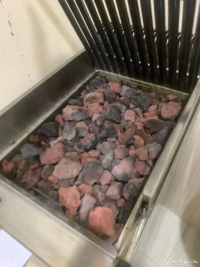 شواية غاز بحجارة الحمم البركانية ايطالية نظيفة جدا وممتازة 5