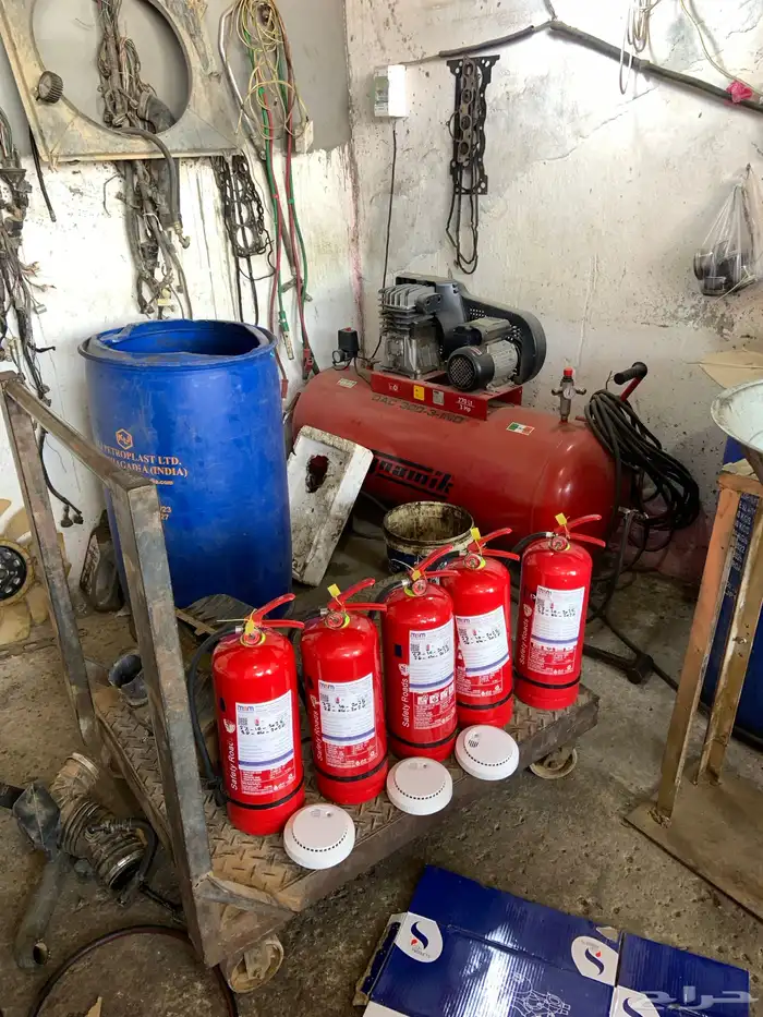 اغراض ورشة ميكانيكا للبيع 6