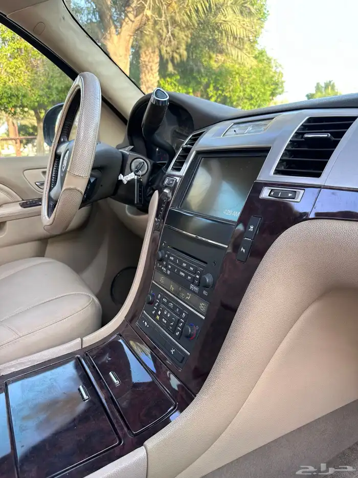 كاديلاك اسكاليد 2011 فل كامل الجميح 32