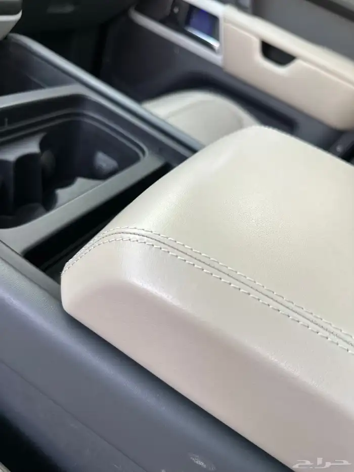 ديفندر 6 سلندر 2022 تحت الضمان HSE ( تم البيع ) 20