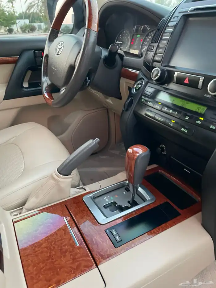 لاندكروزر 2014 GXR 18