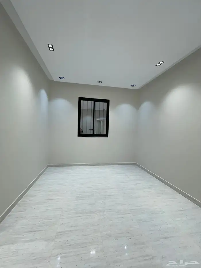 فيلا روف دور ثانى مع ملحق بدرج خارجى باالقرب من نادى ضمك 10