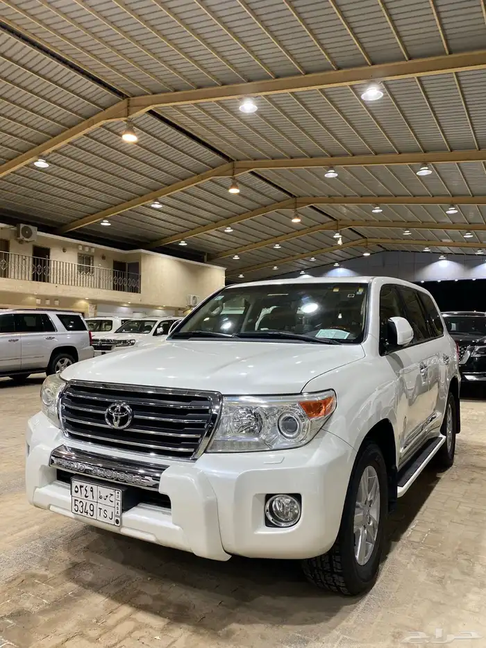 للبيع جيب جي اكس ار 2014 فل كامل عبداللطيف عداد 86 الف 0