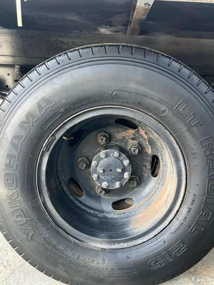 ايسوزو مخزن موديل 97 ممشى 70 الف 24