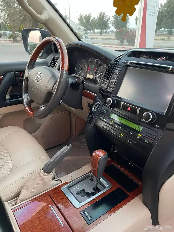 لاندكروزر 2014 GXR 19